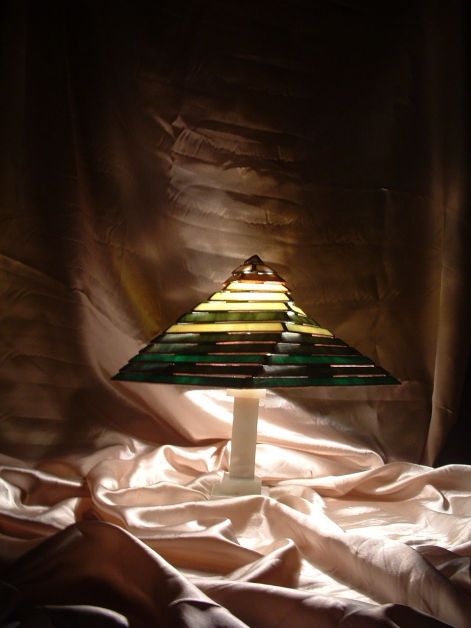 Piramis-lámpa